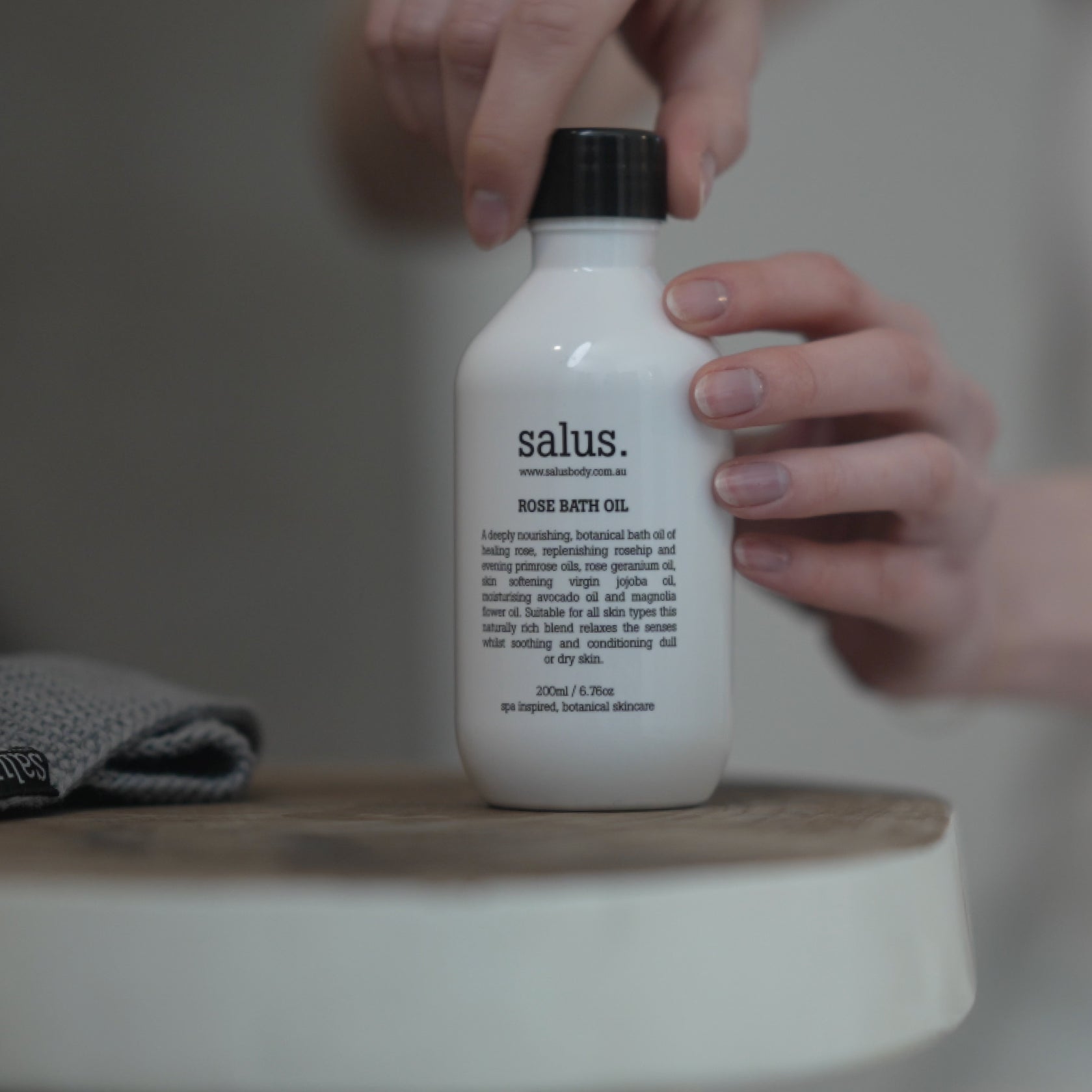 Salus Rose Bath Oil main image 1